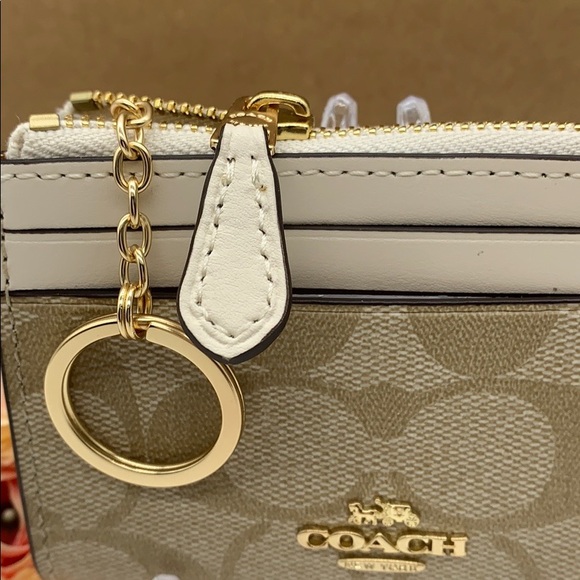 Mini Skinny Id Case In Signature Canvas - Picture 10 of 16